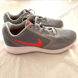 Nike Revolution 3 wolf gray hyper orange sneakers lace SZ 8.5 Worn 1X indoors